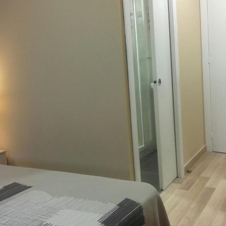 Pension Avenida Vilafranca del Penedès Chambre photo