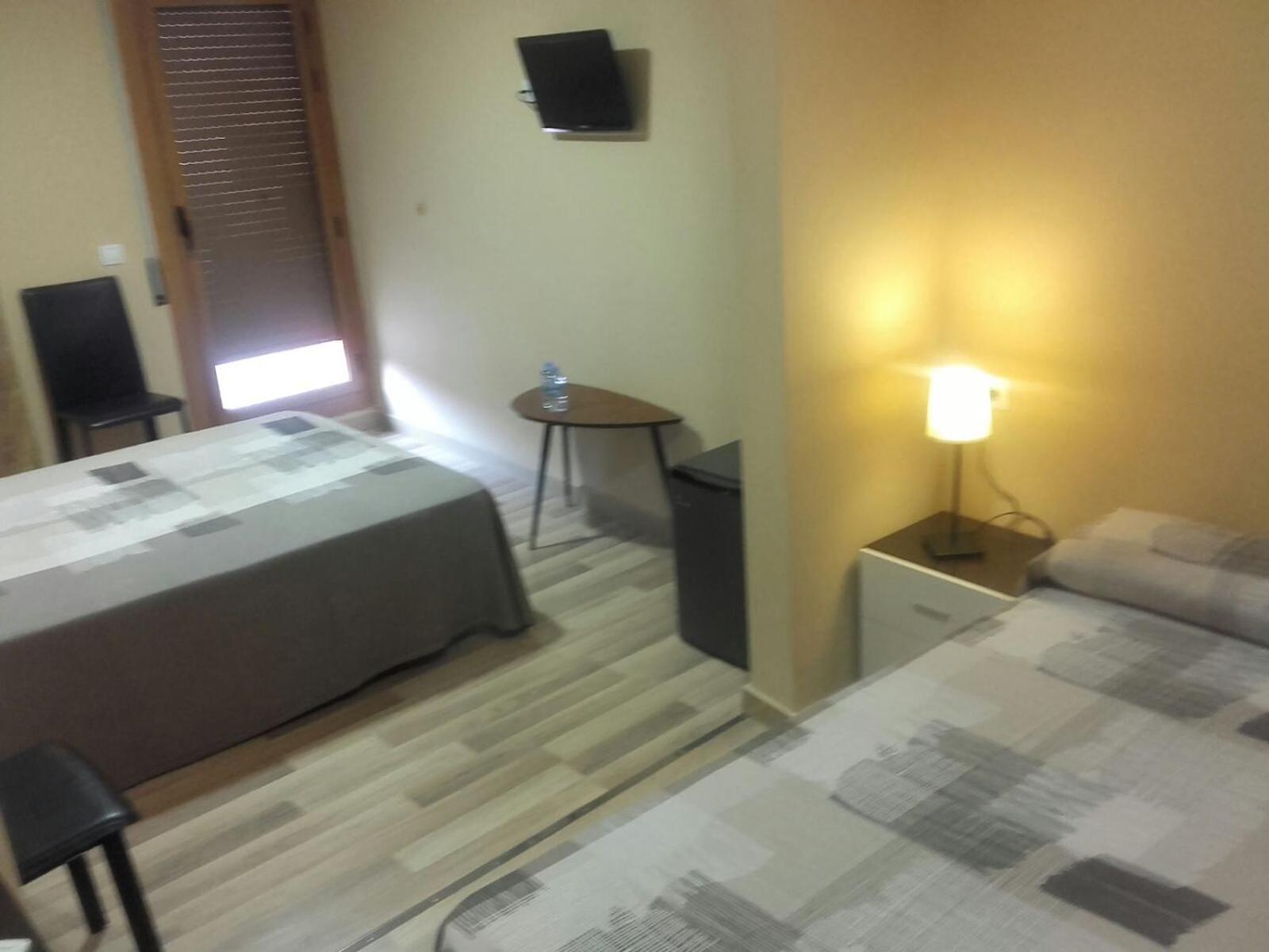 Pension Avenida Vilafranca del Penedès Chambre photo