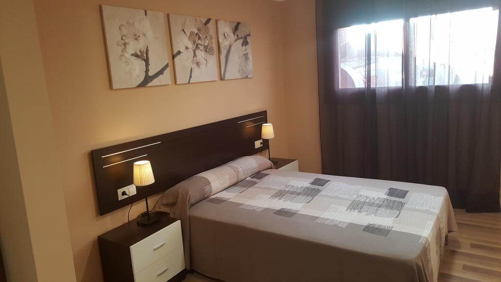 Pension Avenida Vilafranca del Penedès Extérieur photo