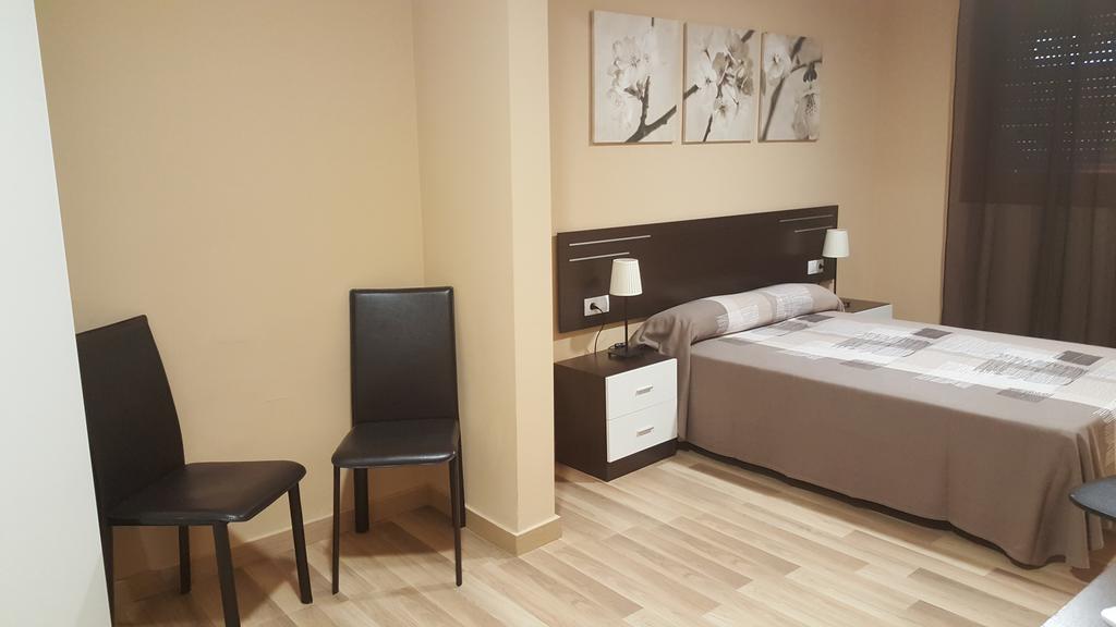 Pension Avenida Vilafranca del Penedès Extérieur photo