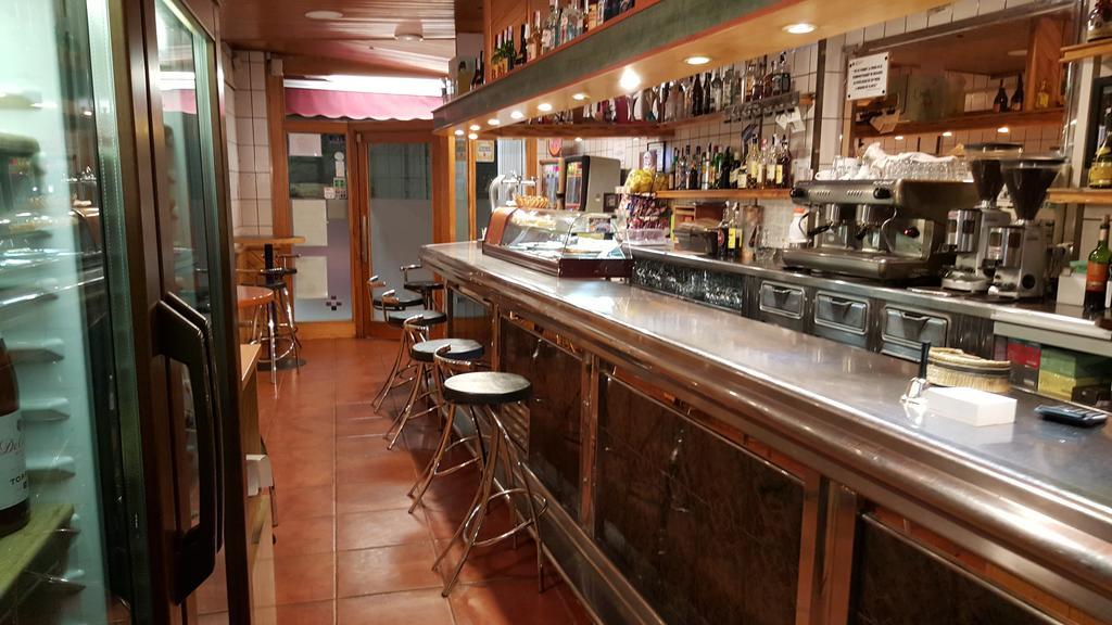 Pension Avenida Vilafranca del Penedès Extérieur photo