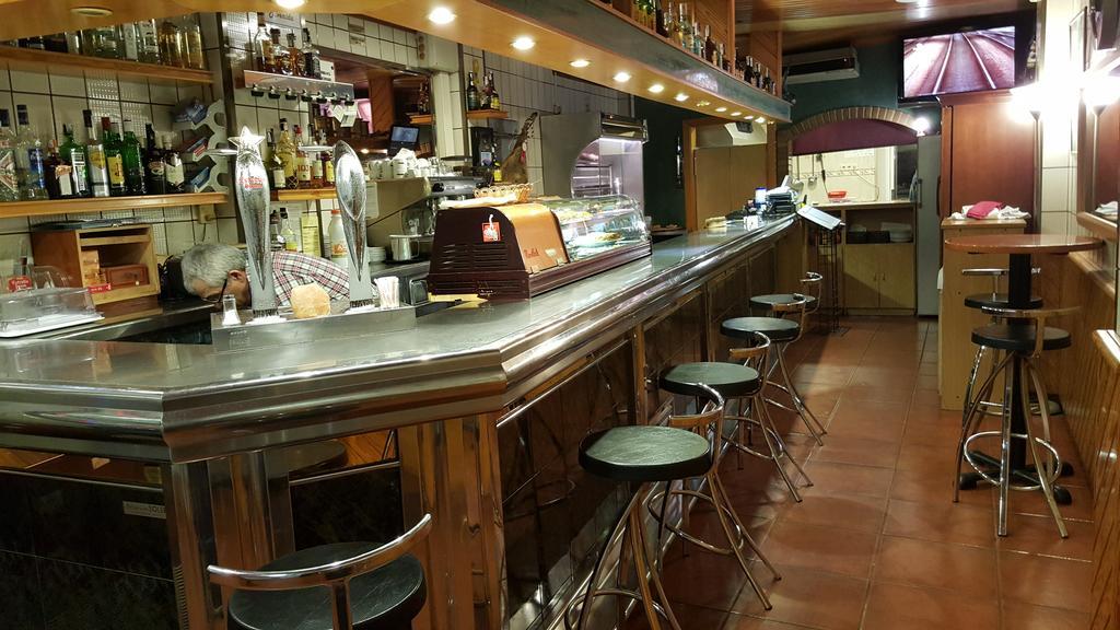Pension Avenida Vilafranca del Penedès Extérieur photo